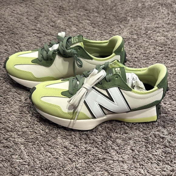 New Balance X Figs 327 Lime and Olive Sneakers size 8.5 - Picture 4 of 9